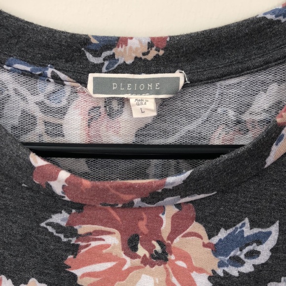 Pleione floral top - Picture 2 of 5